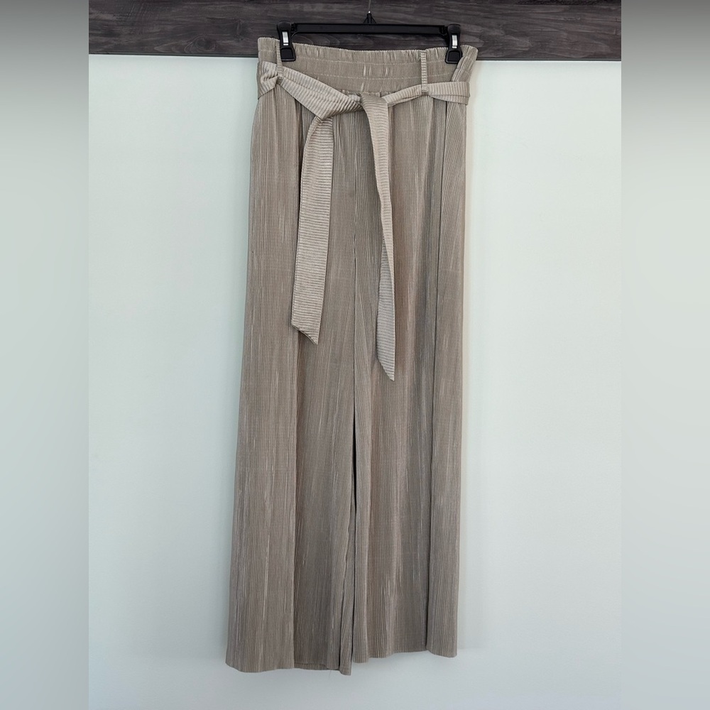 Lush Large, muted gold, elastic waist & flare leg. Tie & under garment built in.